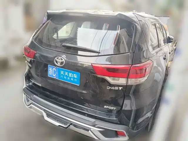 Toyota Highlander 2021 2.0T FWD Luxury 7-Seater — фото 2