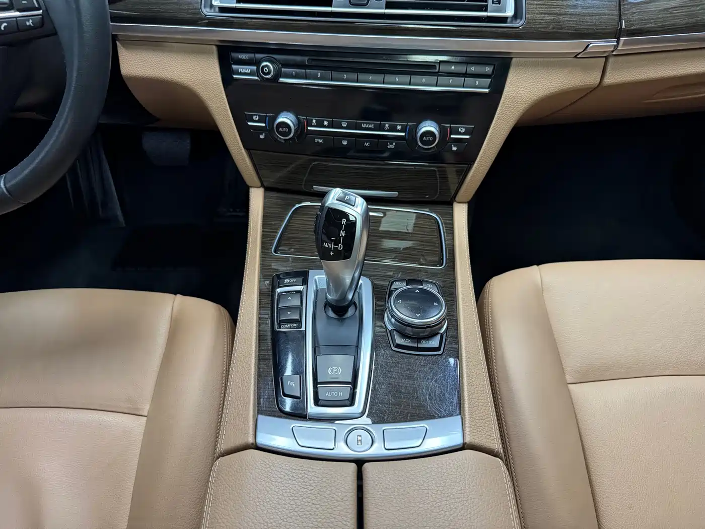 BMW 7 Series 2013 Model 730Li Leading фото 25