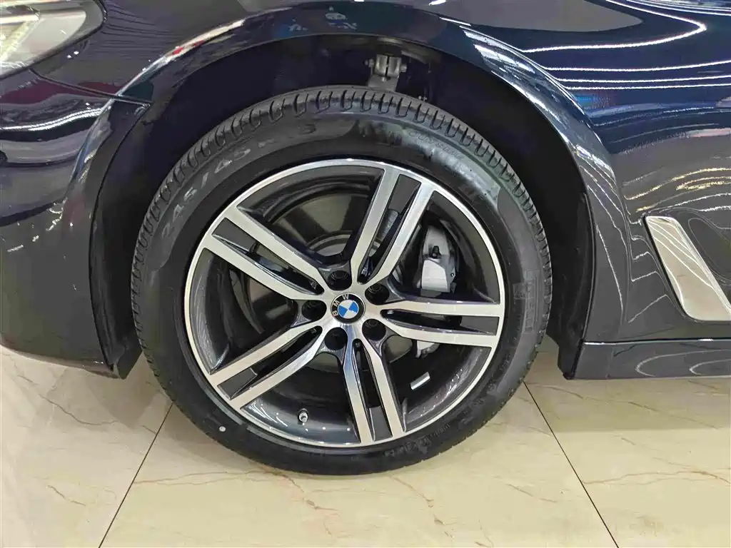 Фото 10 - BMW 5 Series