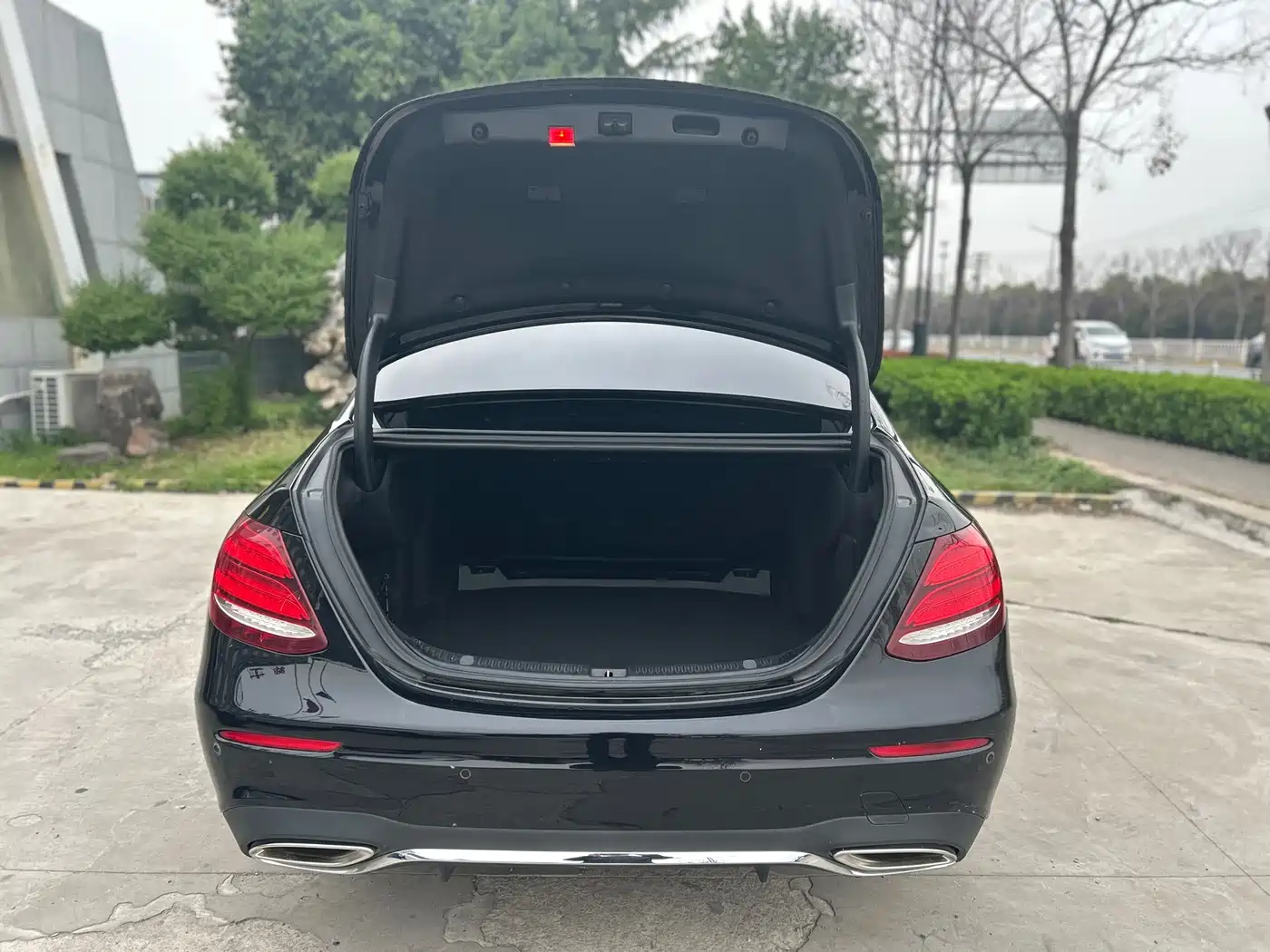 Mercedes-Benz E-Class 2020 Model E 260 L Sport фото 17