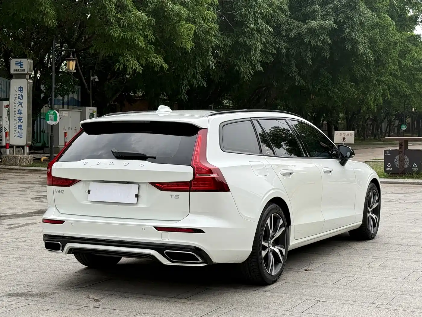 Фото 6 - Volvo V60