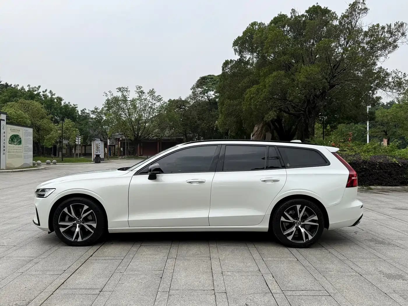 Фото 7 - Volvo V60