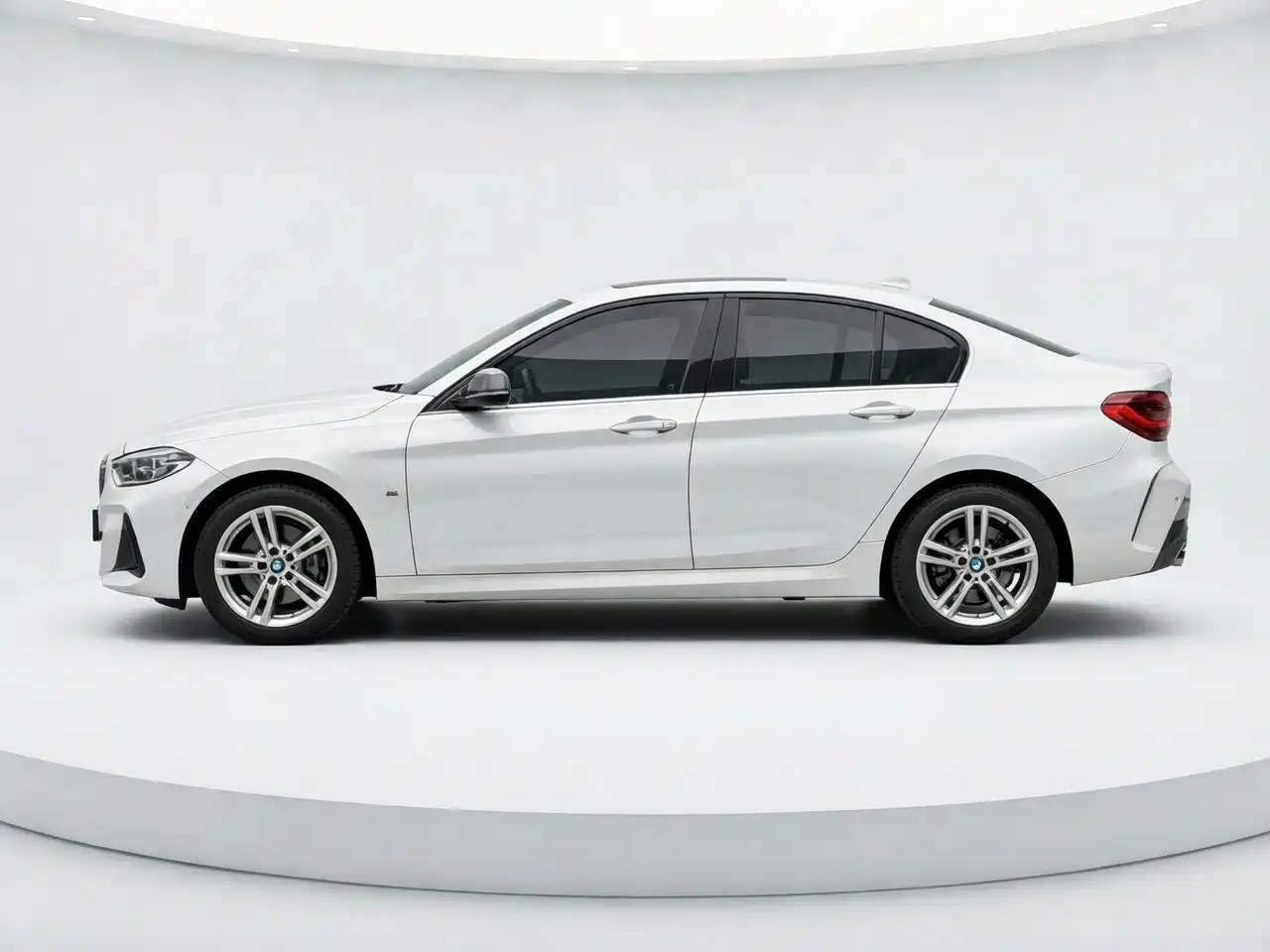 BMW 1 Series 2021 Facelift 120i M Sport Shadow Edition фото 3
