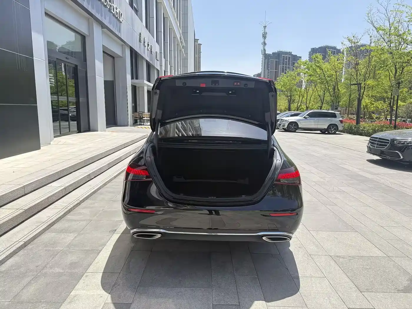Mercedes-Benz E-Class 2022 E 300 L Fashion фото 8