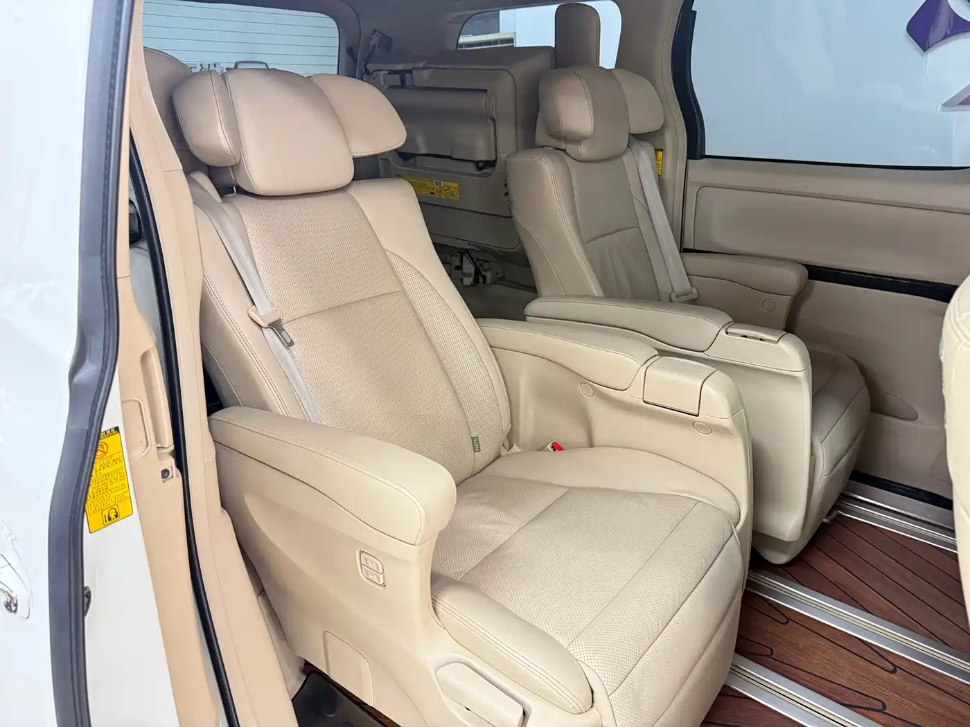 Toyota Alphard 2012 3.5L Luxury Edition фото 12