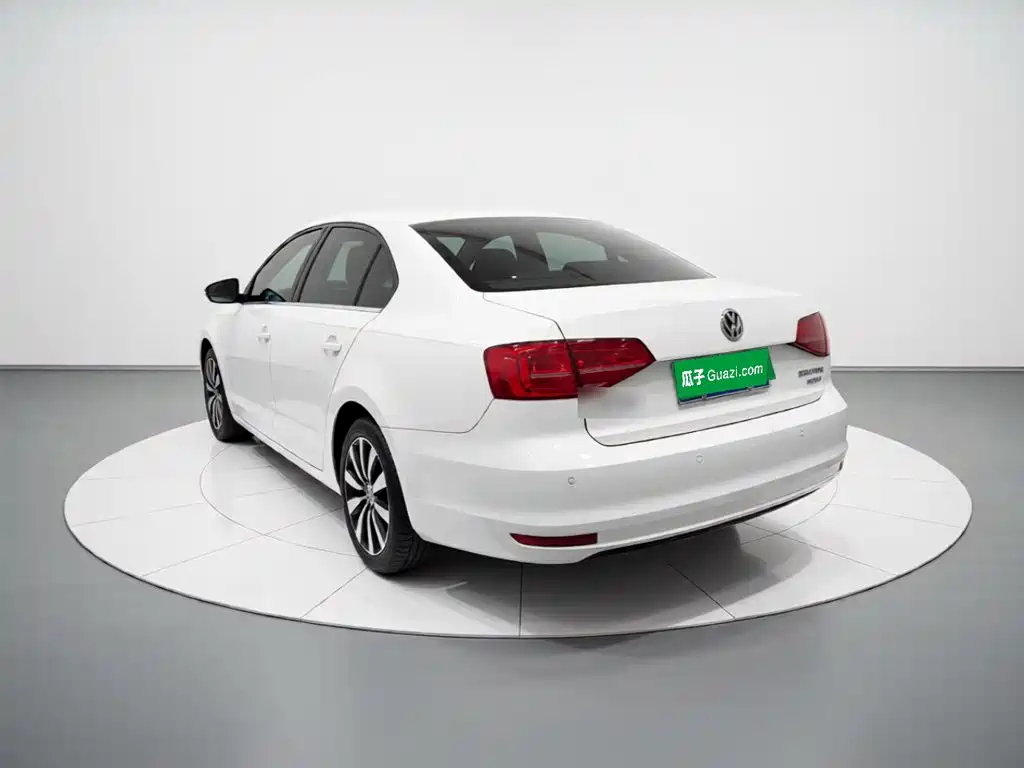 Photo 4 - Volkswagen Sagitar