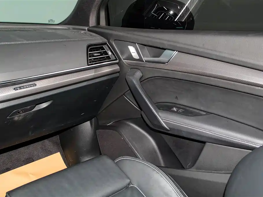 Audi Q5L 2023 40T Luxury Dynamic фото 25