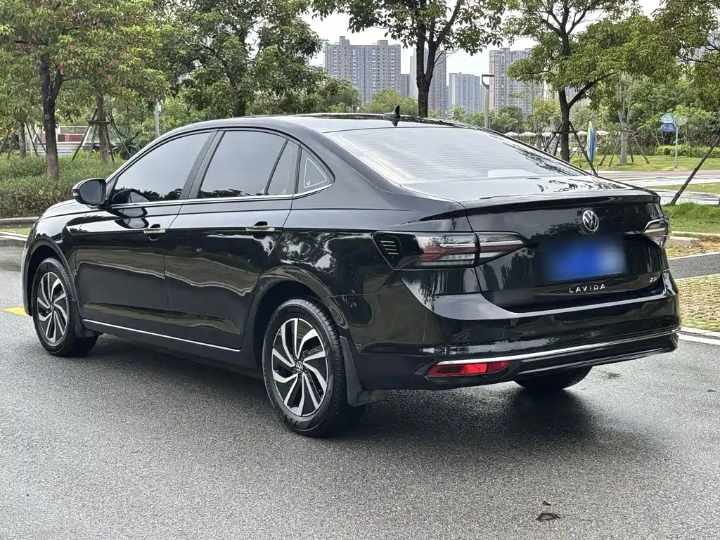 Фото 5 - Volkswagen Lavida