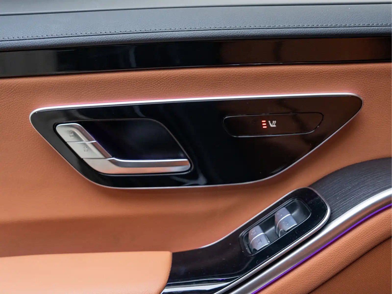 Photo 24 - Mercedes-Benz S-Class