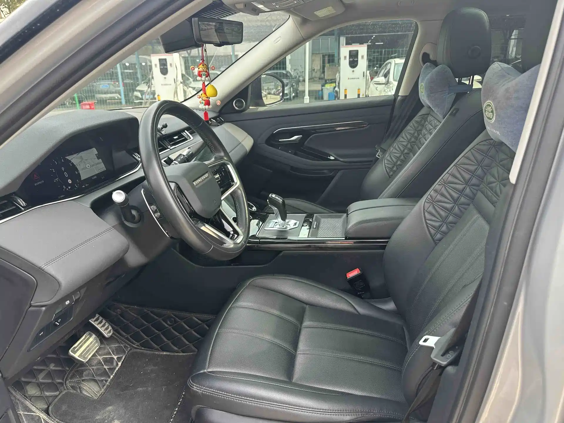 Photo 4 - Land Rover Range Rover Evoque