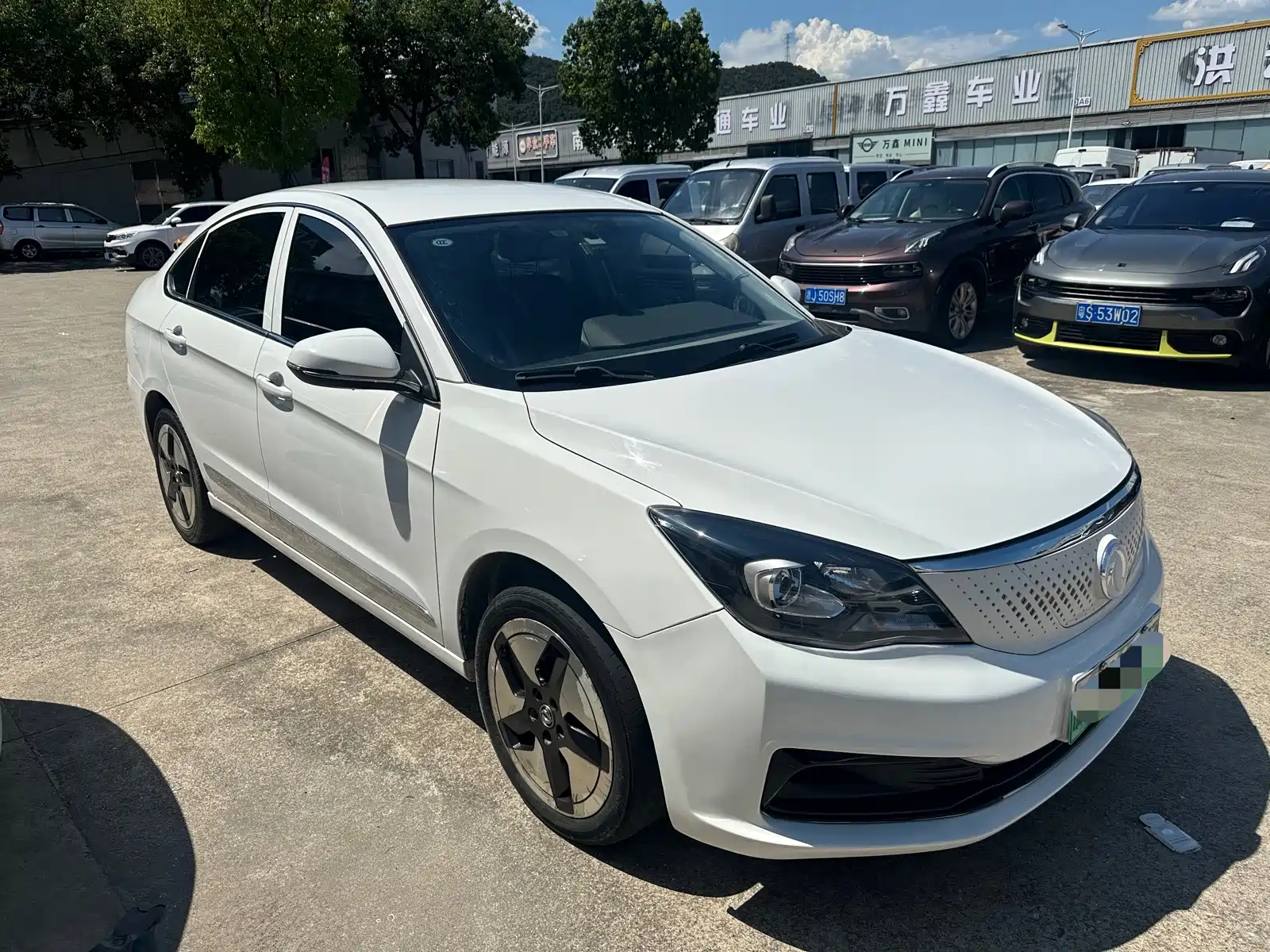 Фото 3 - Dongfeng Aeolus Dongfeng Fengshen E70