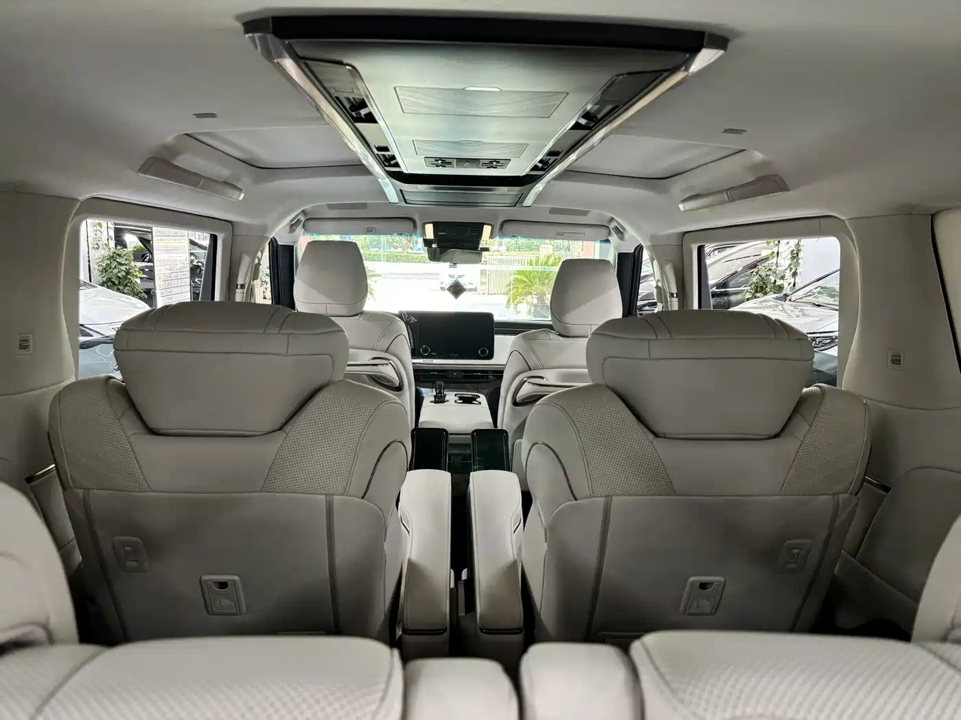 Lexus LM 2024 2023 500h 6-Seater Prestige Edition