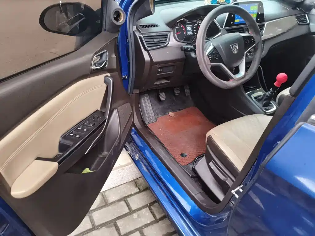 Baojun 310W 2017 2017 1.5L Manual Fashion Edition (China V)