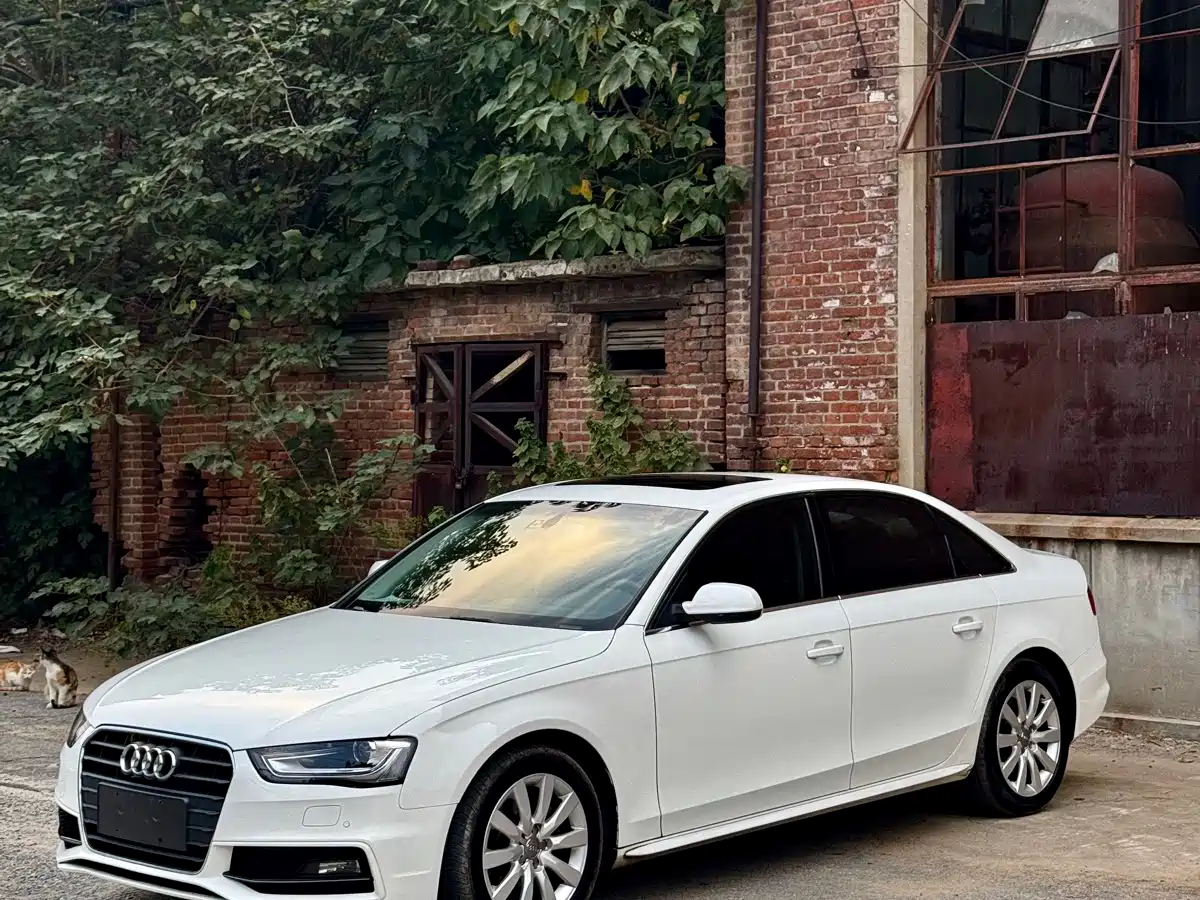 Photo 10 - Audi A4L