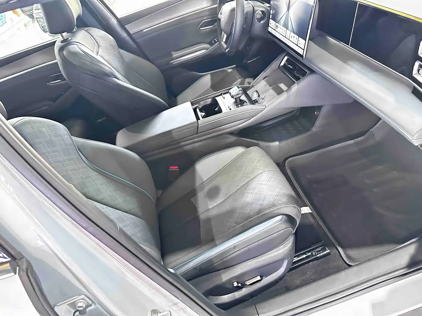 BYD Qin L 2025 2025 DM-i Smart Drive Edition 120KM Excellence Type