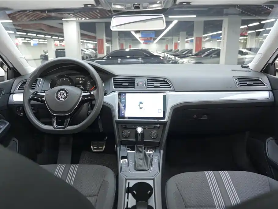 Volkswagen Lamando 2017 230TSI DSG Trend Edition фото 17