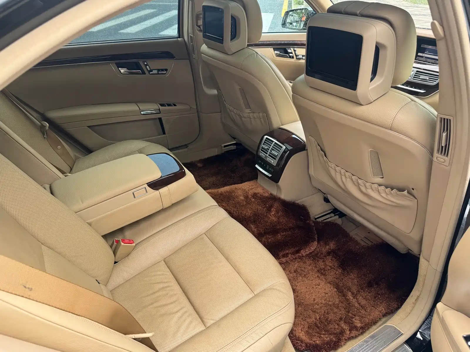 Photo 15 - Mercedes-Benz S-Class