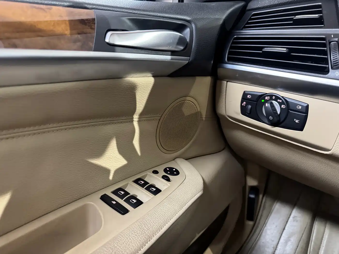 BMW X5 (Import) 2011 xDrive35i Premium фото 8