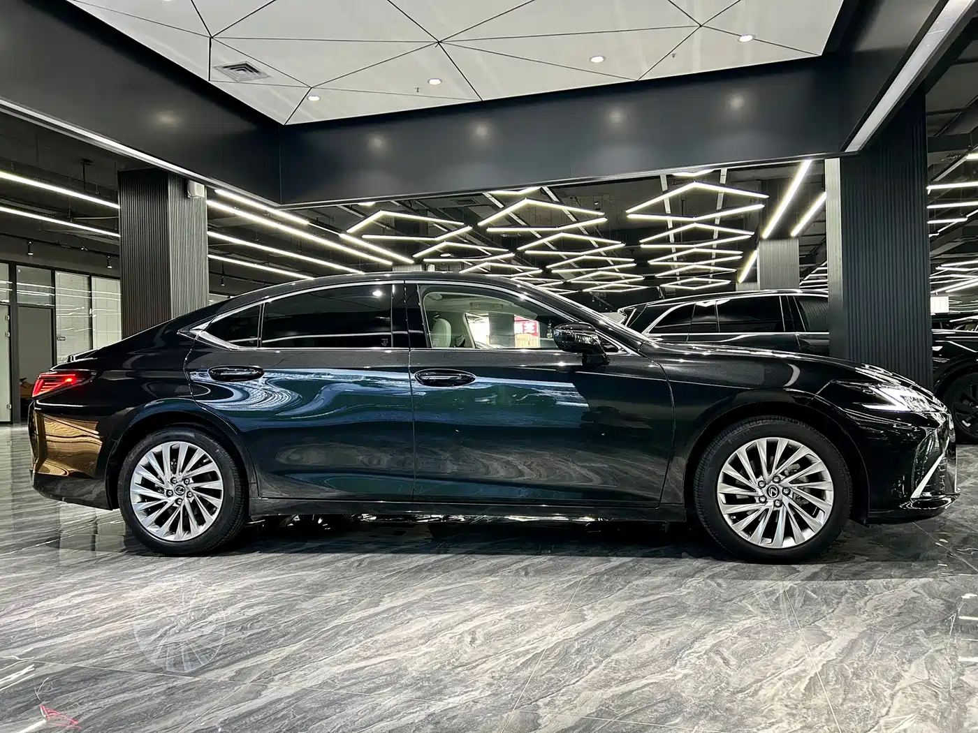 Lexus ES 2025 2025 200 Ultimate Edition