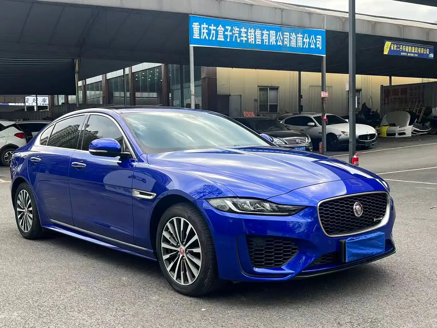 Фото 3 - Jaguar XEL