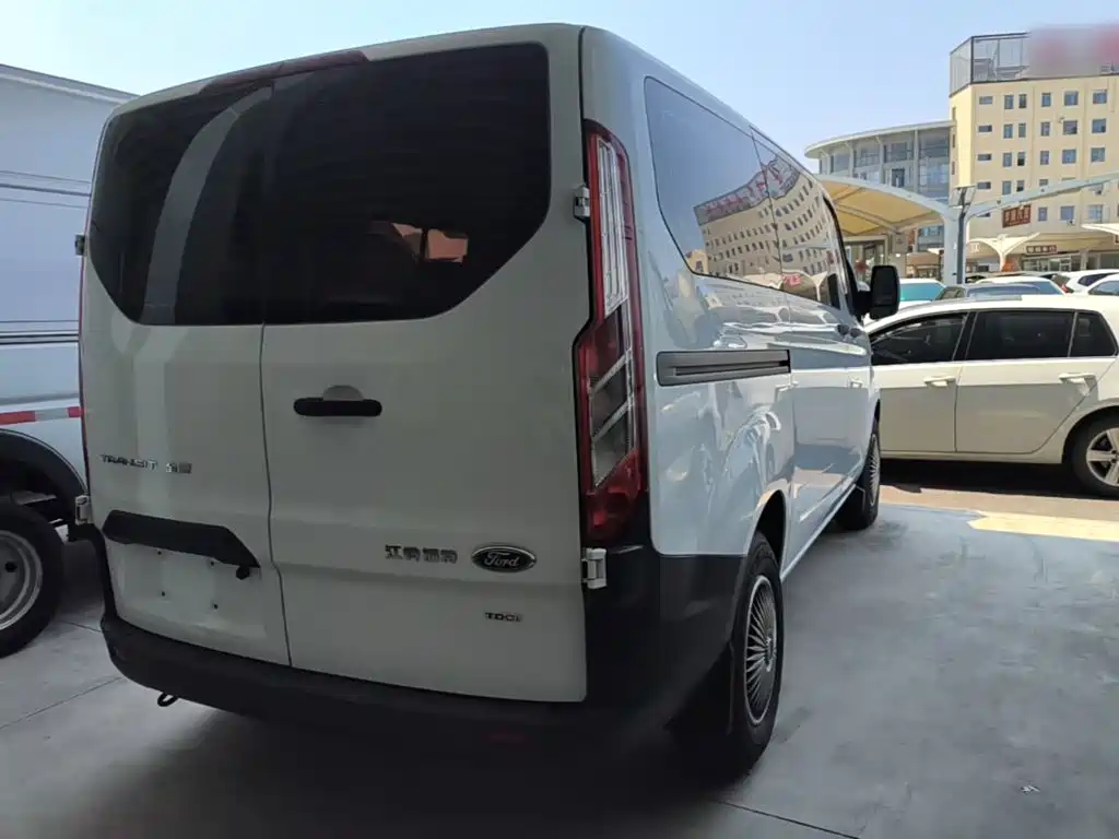 Ford Transit 2023 2019 2.0T Diesel Multi-Purpose Commercial Vehicle Short Wheelbase Low Roof 6-Seater China VI