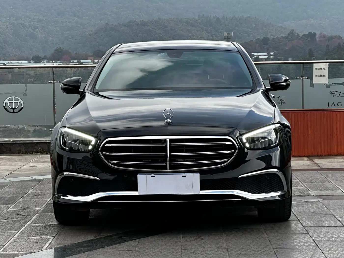 Mercedes-Benz E-Class 2022 Facelift E 300 L Sport Fashion Style фото 2