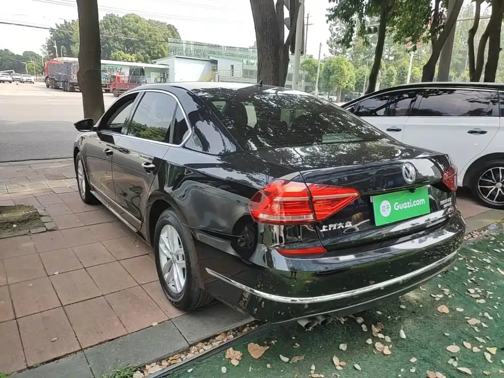 Фото 5 - Volkswagen Passat