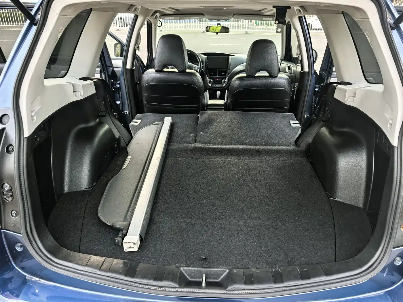 Subaru Forester 2011 2.5XS Automatic Luxury Edition фото 16