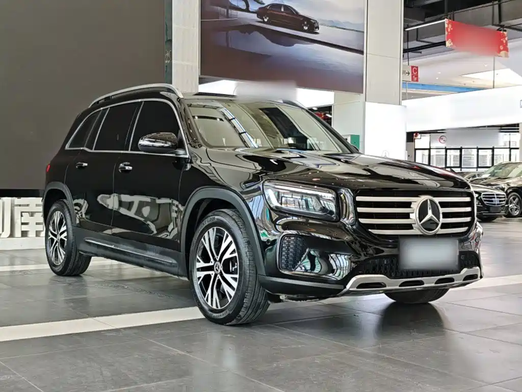 Фото 10 - Mercedes-Benz GLB
