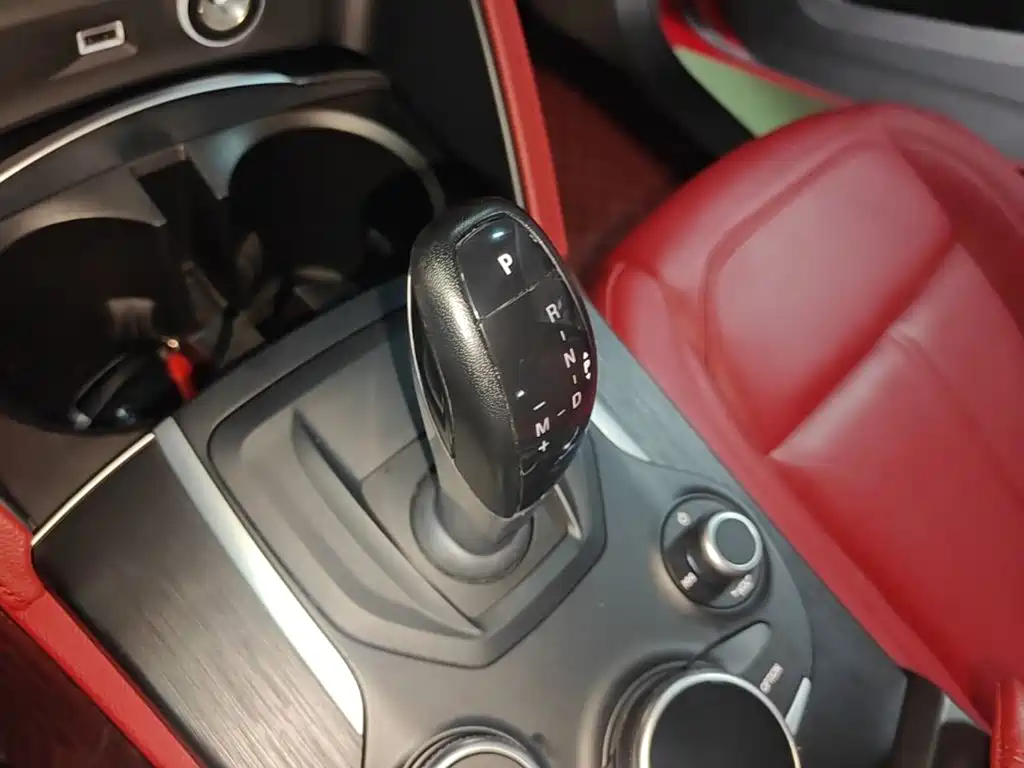 Alfa Romeo Stelvio 2017 2017 2.0T 200HP Elite