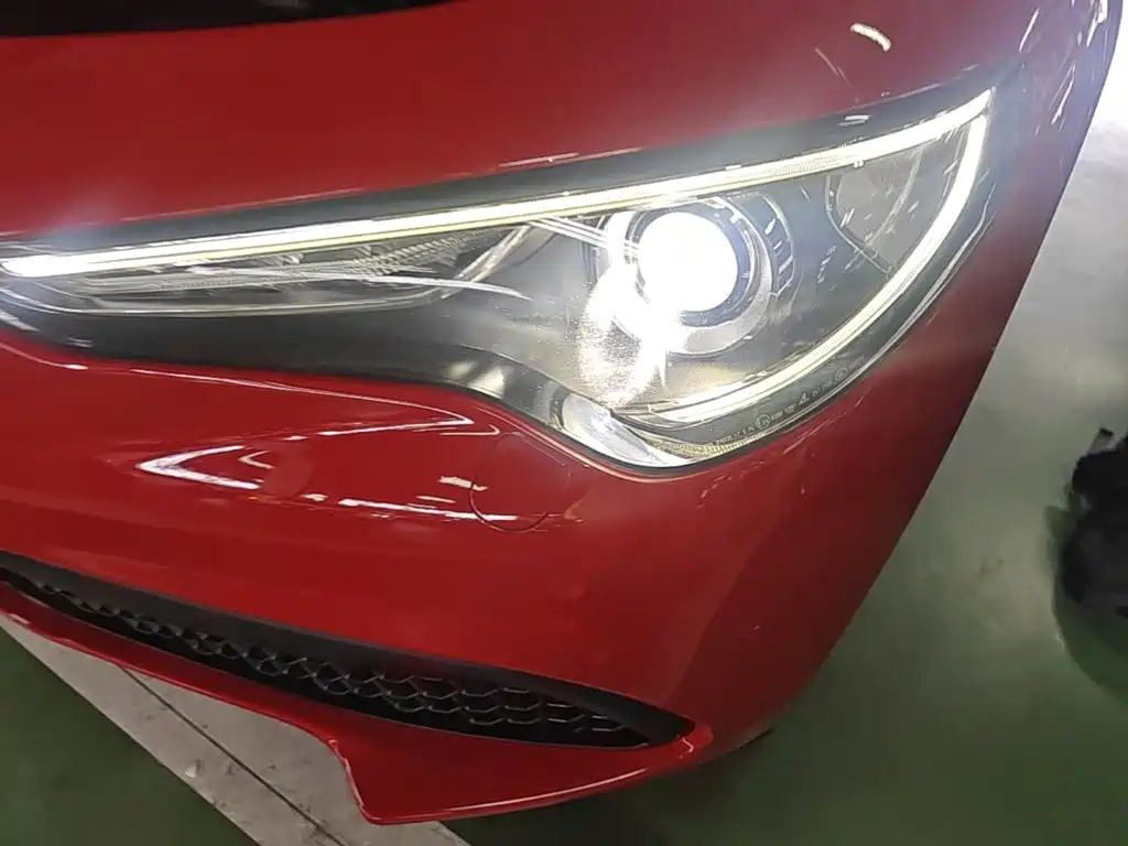 Alfa Romeo Stelvio 2017 2017 2.0T 200HP Elite