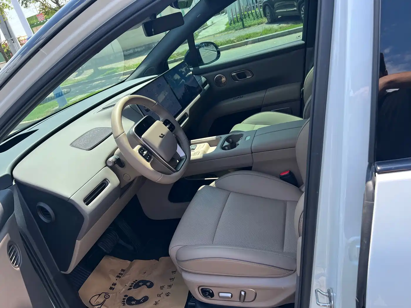 Li Auto i6 2026 2025 2WD Base Model