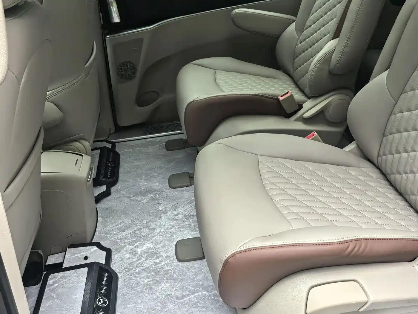 Фото 8 - Buick GL8