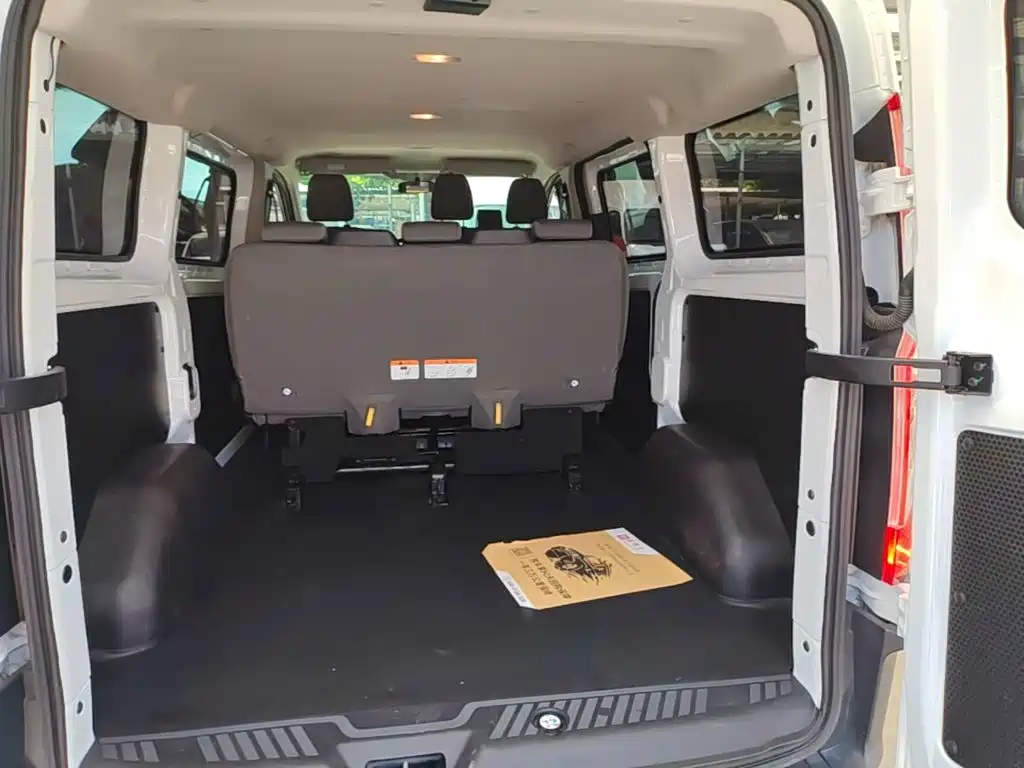 Ford Transit 2023 2019 2.0T Diesel Multi-Purpose Commercial Vehicle Short Wheelbase Low Roof 6-Seater China VI