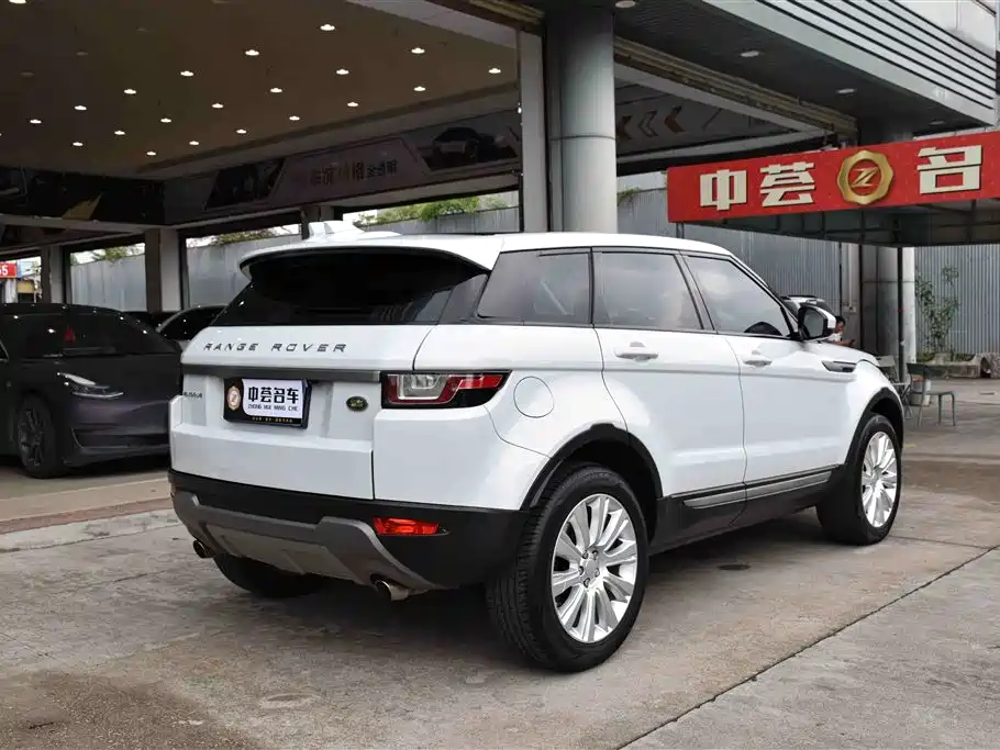 Land Rover Range Rover Evoque 2017 2.0T SE Smart Shine Edition фото 5