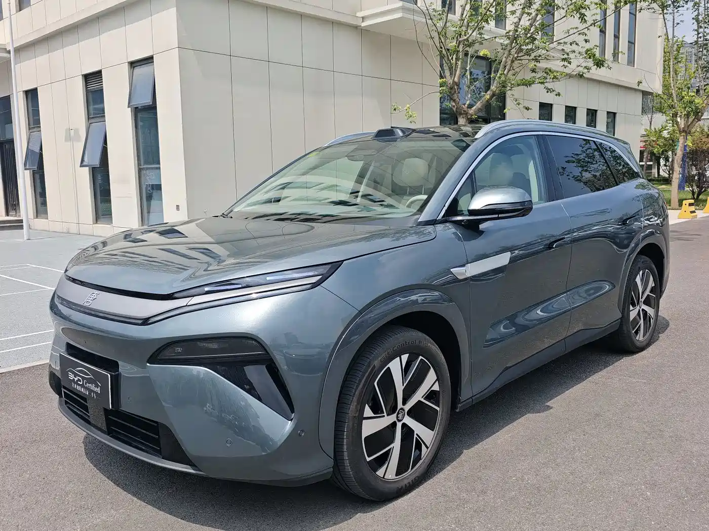 BYD Tang L 2025