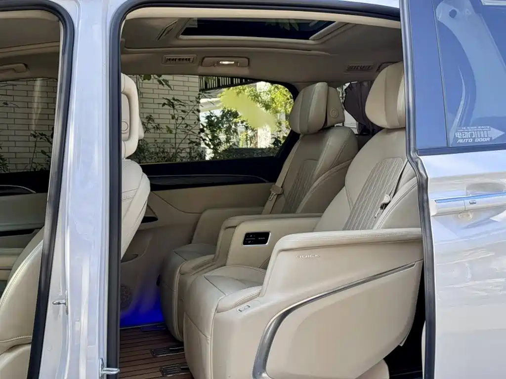 Фото 17 - Buick GL8