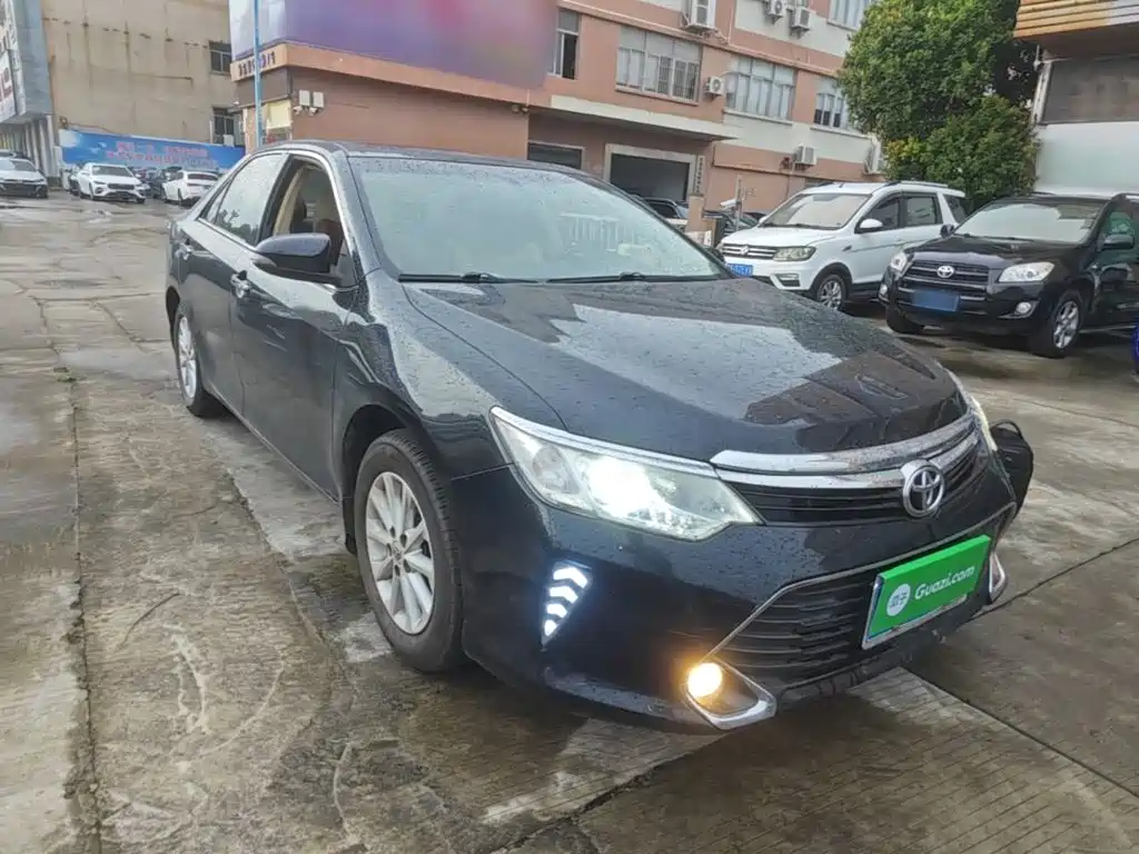 Фото 4 - Toyota Camry