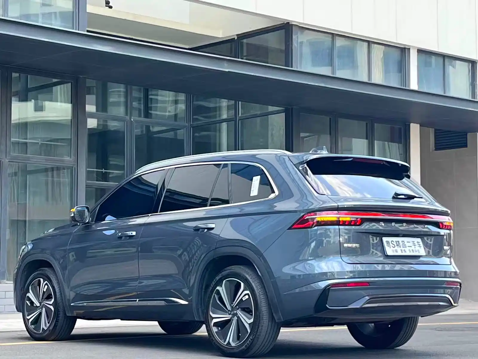 Фото 4 - Geely Monjaro
