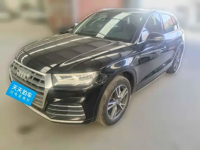 Audi Q5L 2020 Facelift 40 TFSI Honor Fashion — фото 1