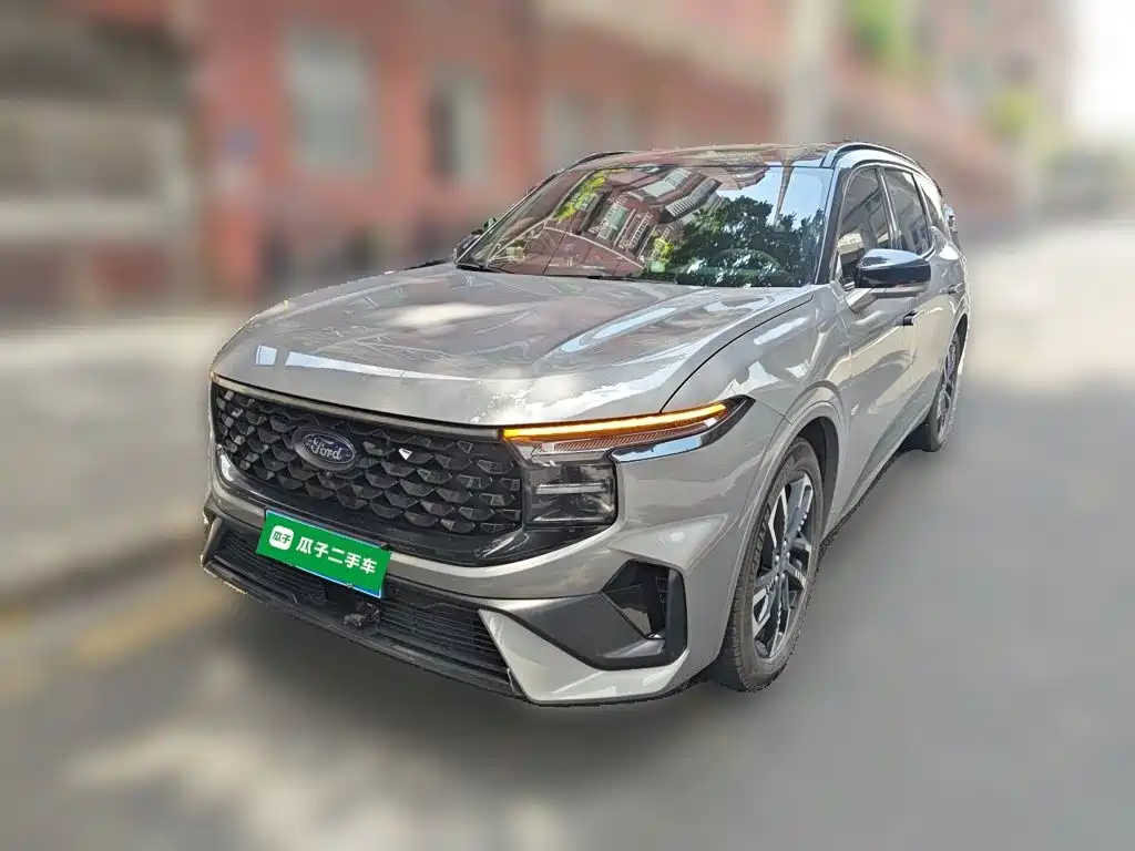 2025 Ford Edge