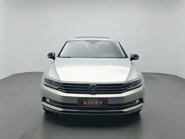 Volkswagen Magotan 2017 330TSI DSG Premium — фото 3