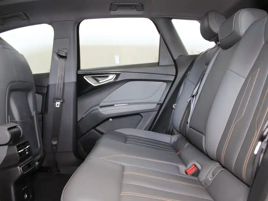 Audi Q4 e-tron 2025 2024 40 e-tron Pioneer Edition