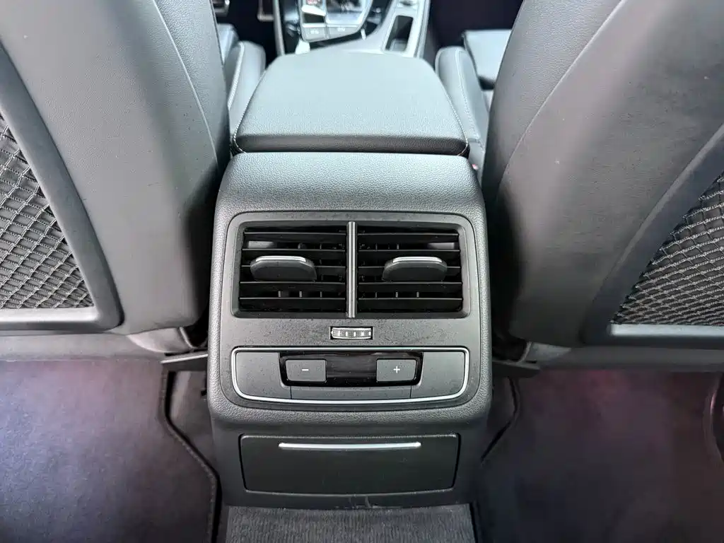 Audi A4L, миниатюра 9