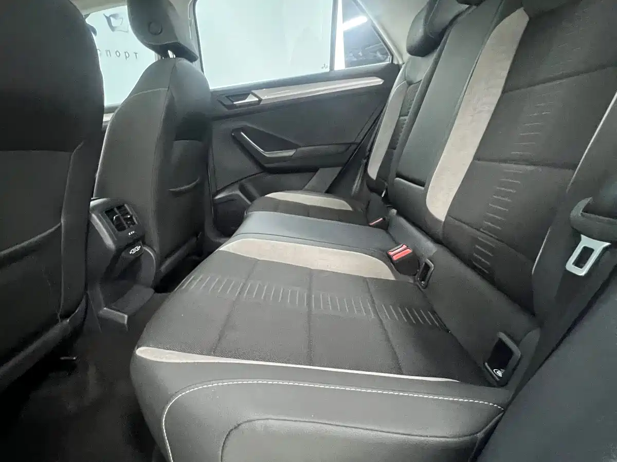 VOLKSWAGEN T ROC EXPLORING SONGS