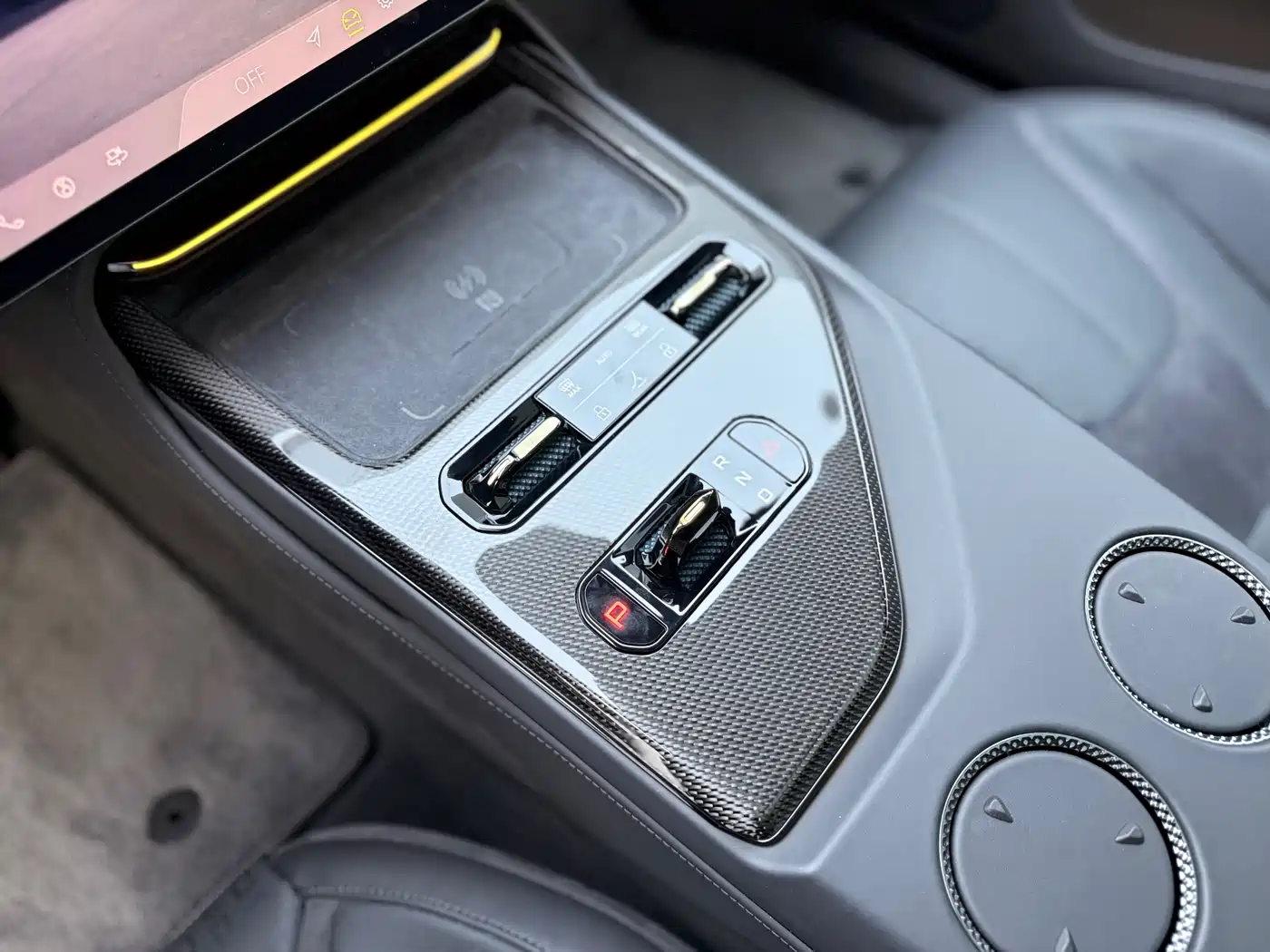 LOTUS SPORTS CAR EMEYA FLOWERS