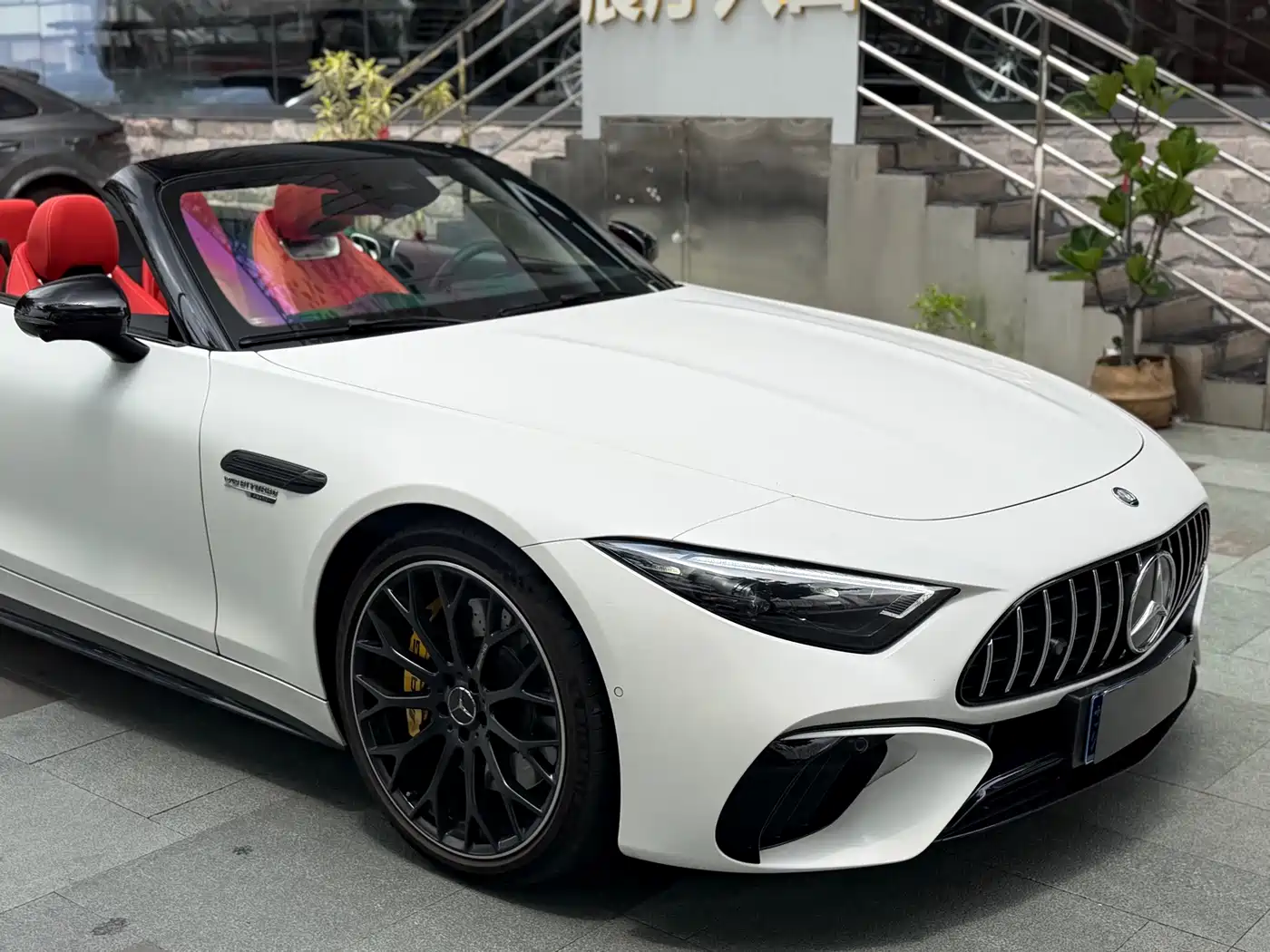 Mercedes-Benz SL-Class AMG 2025 2024 AMG SL 63 4MATIC+