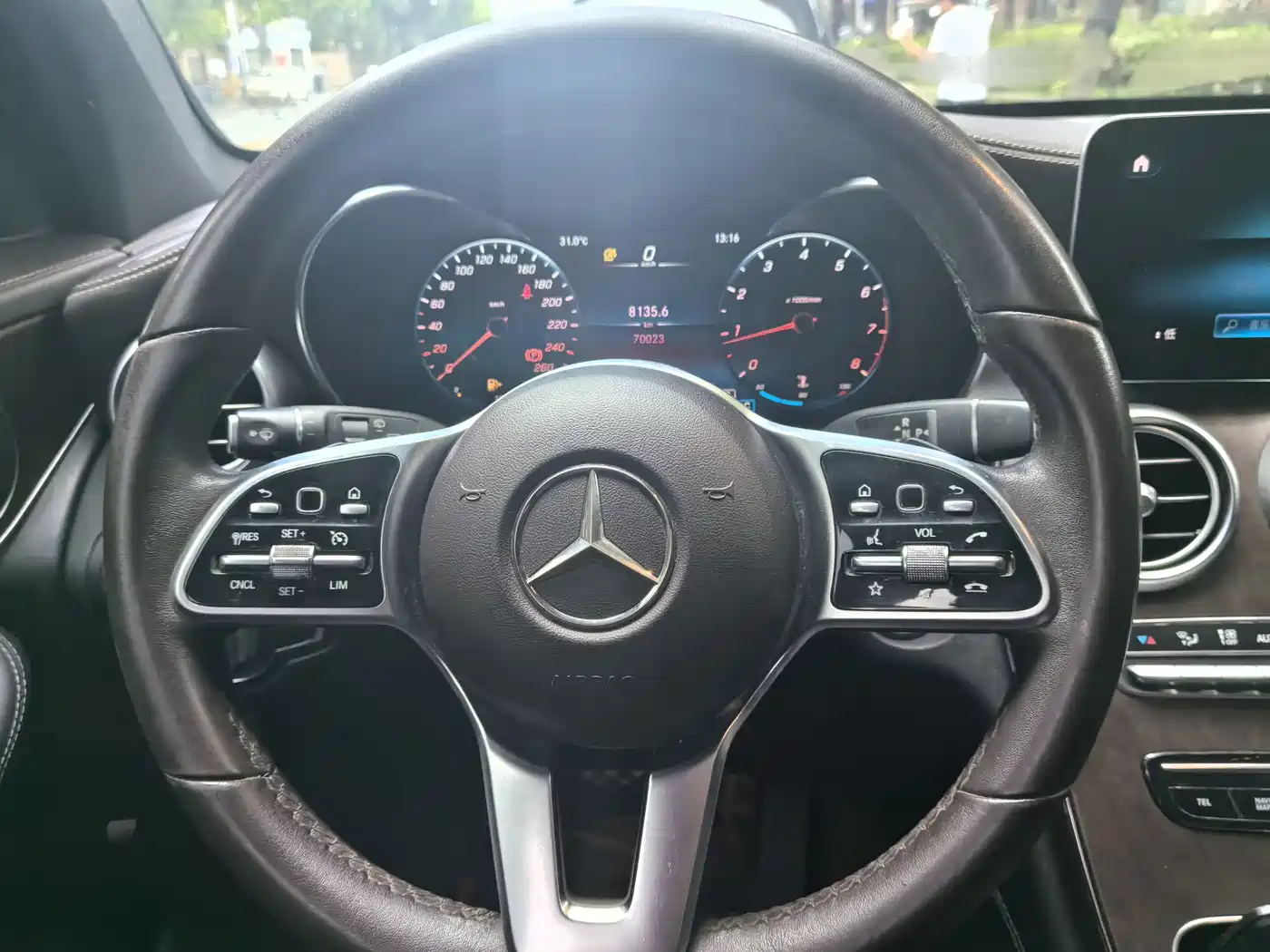 Фото 27 - Mercedes-Benz GLC