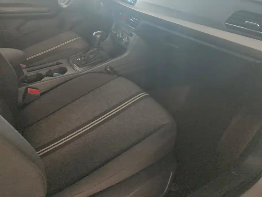 Фото 8 - Volkswagen Lavida