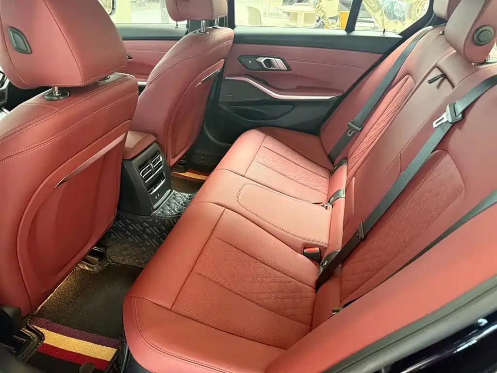 BMW 3 Series 2024 325i M Sport Shadowline Package фото 7